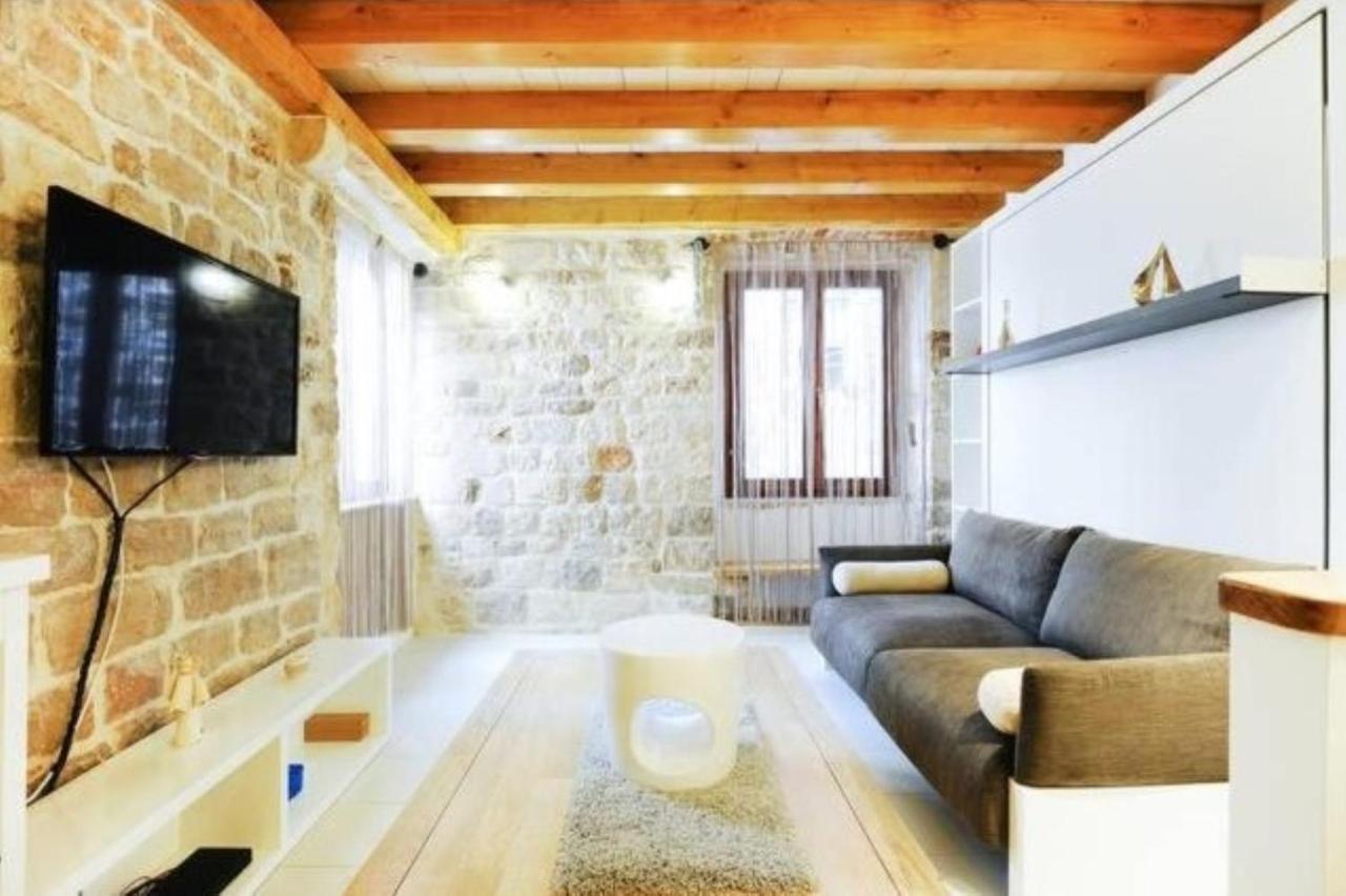 Apartment Capo Family & Capo Studio -Old Town-Parking Trogir Eksteriør bilde