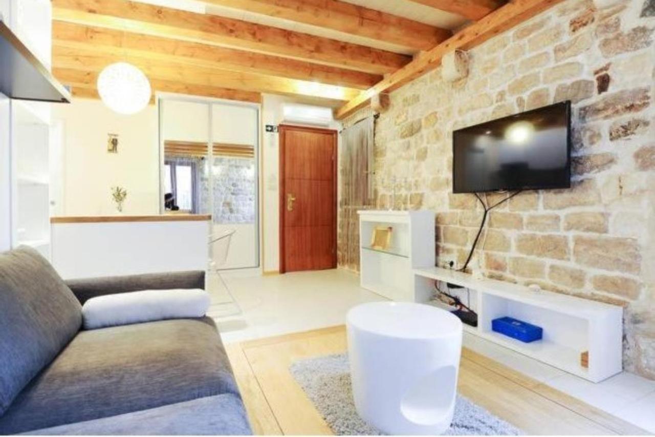 Apartment Capo Family & Capo Studio -Old Town-Parking Trogir Eksteriør bilde