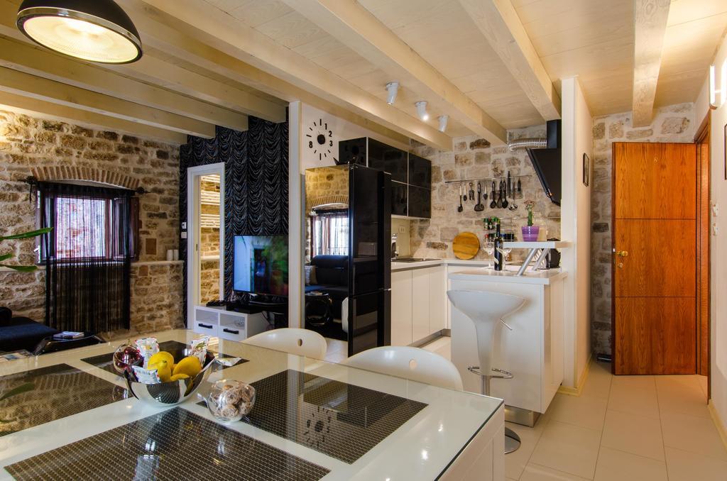 Apartment Capo Family & Capo Studio -Old Town-Parking Trogir Rom bilde