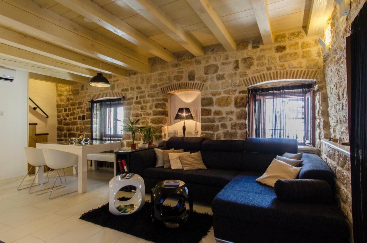 Apartment Capo Family & Capo Studio -Old Town-Parking Trogir Eksteriør bilde
