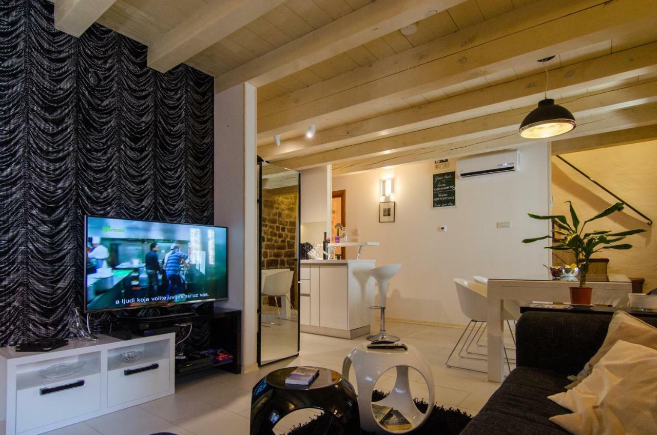 Apartment Capo Family & Capo Studio -Old Town-Parking Trogir Eksteriør bilde